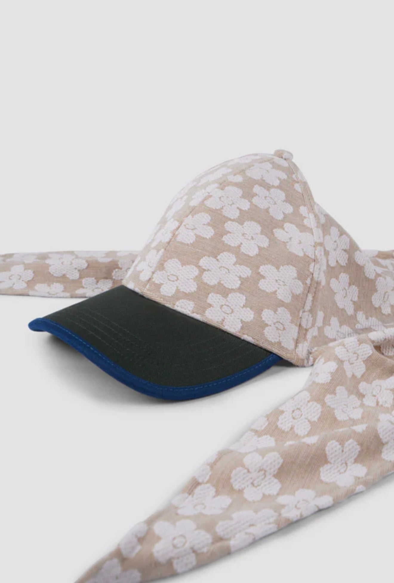 CAP FLOWER PATTERN