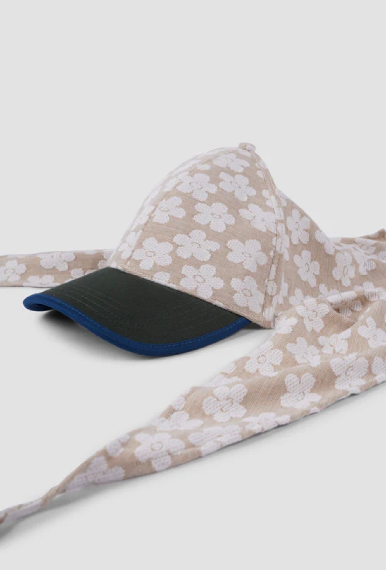 CAP FLOWER PATTERN