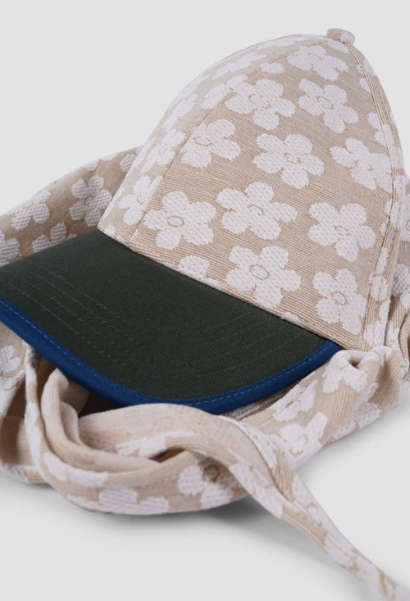 CAP FLOWER PATTERN